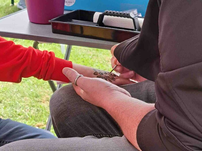 Kinderschminken auf Mieterfest