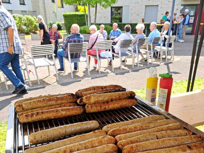 Bratwürste auf dem Grill